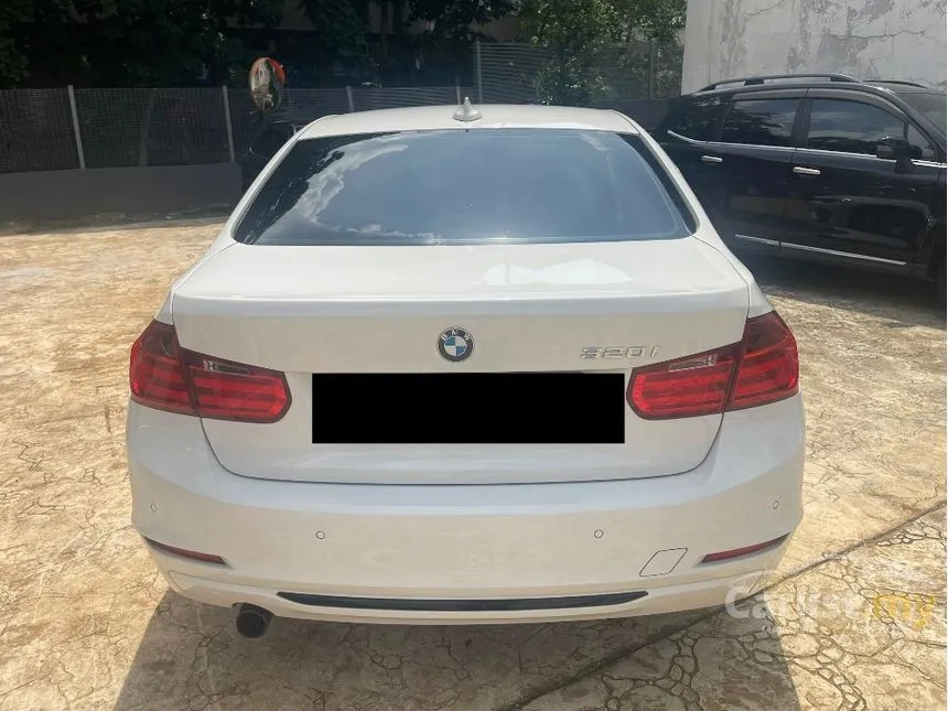 2015 BMW 320i Sport Line Sedan
