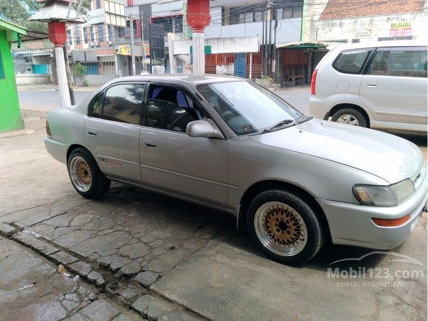1993 Toyota Corolla SE-G Sedan