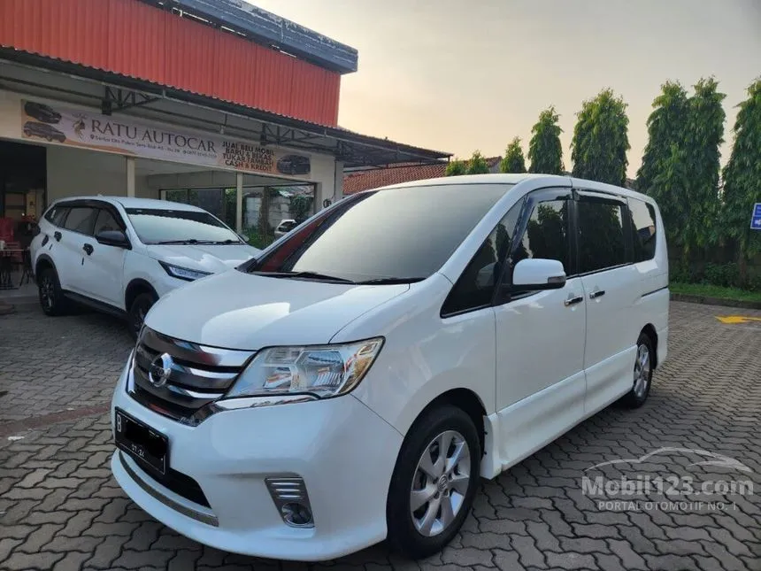 NISSAN SERENA 2014 BLANC, voiture miniature 1/43e KYOSHO 03871BMW