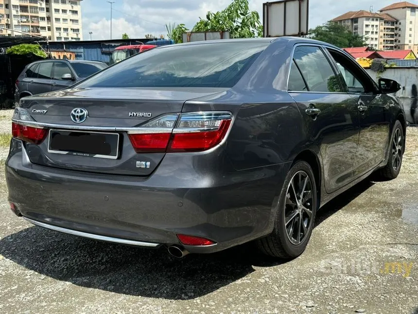 2015 Toyota Camry Hybrid Sedan