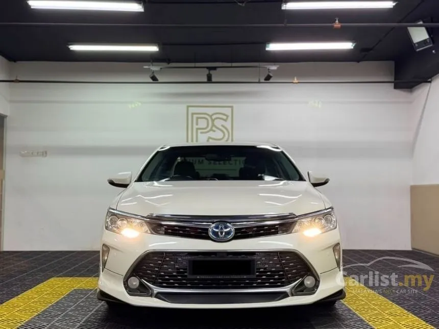 2016 Toyota Camry Hybrid Sedan