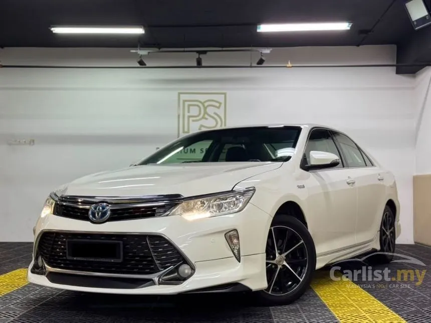 2016 Toyota Camry Hybrid Sedan