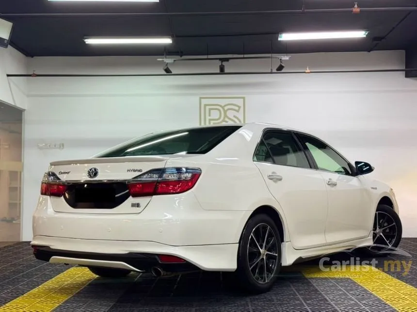 2016 Toyota Camry Hybrid Sedan