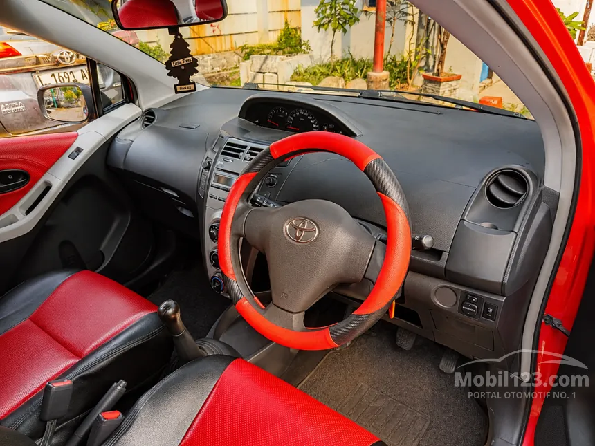 2011 Toyota Yaris J Hatchback