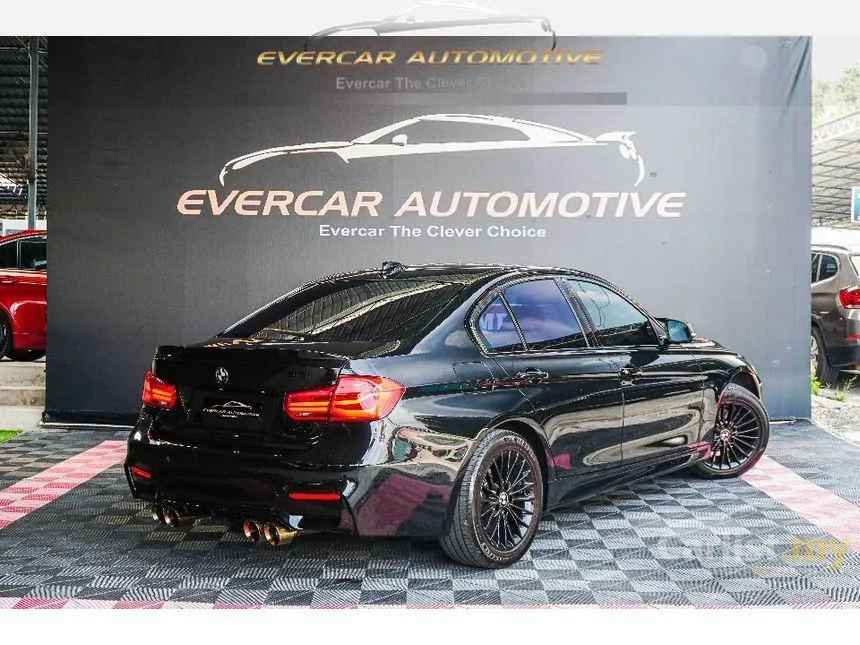 2019 BMW 318i Luxury Sedan