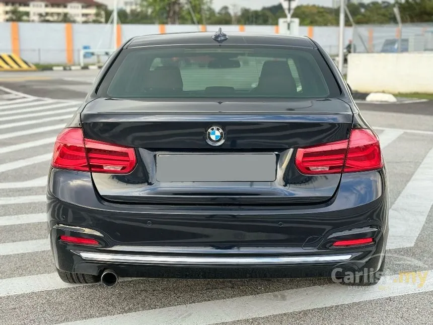 2016 BMW 318i Luxury Sedan