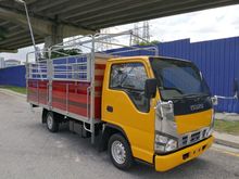 Isuzu 13ft woonden cargo 2ton/ Hino Fuso13ft cargo