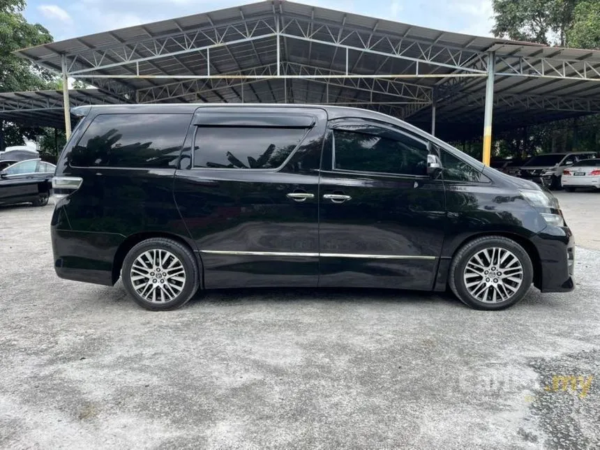 2014 Toyota Vellfire Z Golden Eyes MPV
