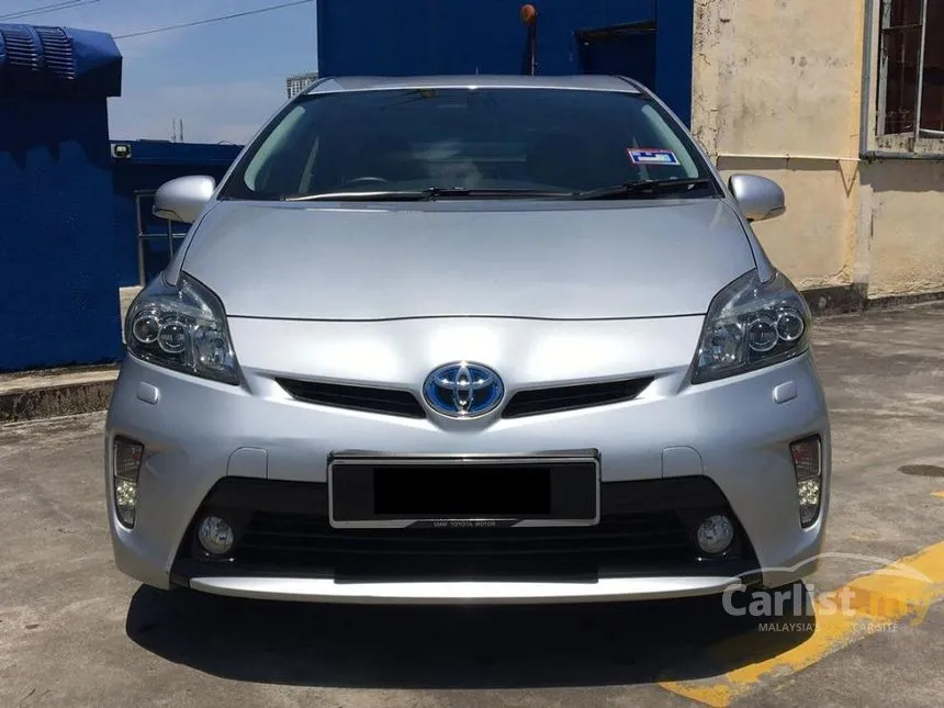 2014 Toyota Prius Hybrid Luxury Hatchback