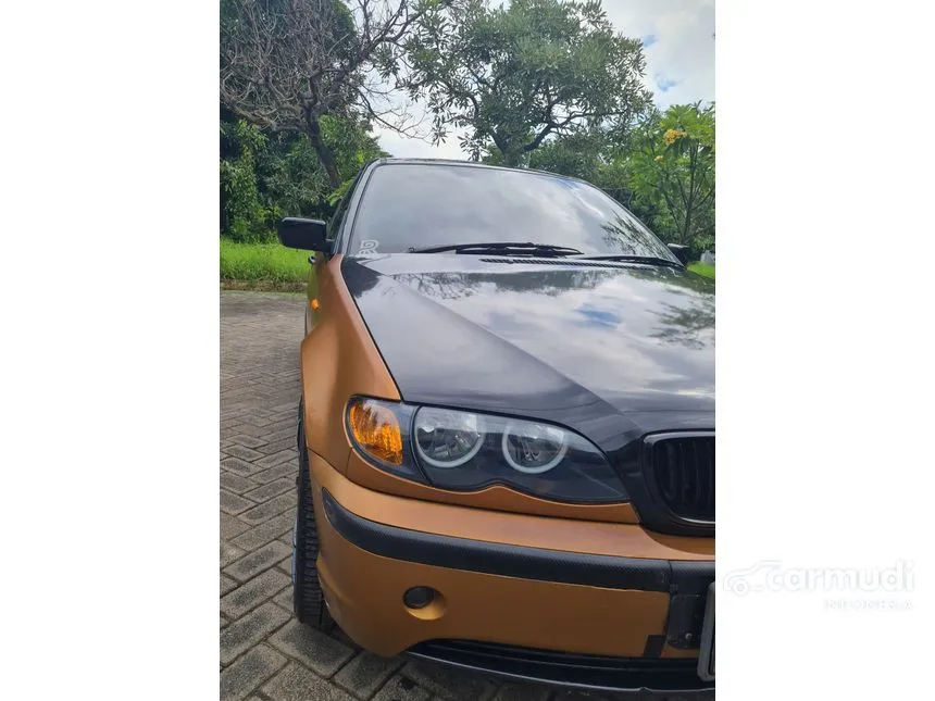 2002 BMW 318i Sedan