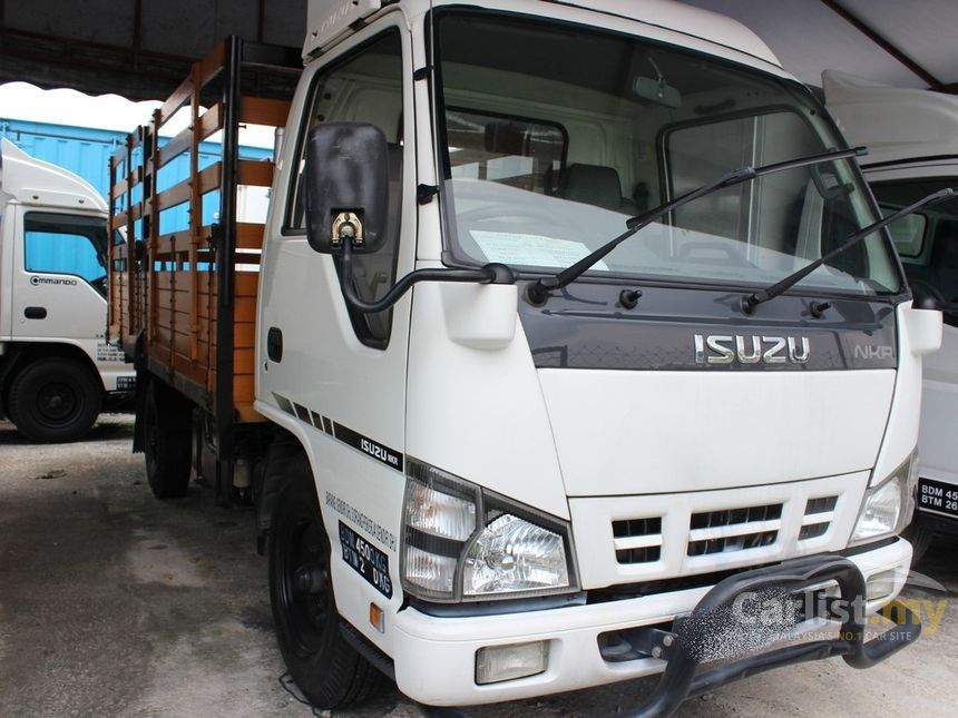 2011 Isuzu NKR Lorry