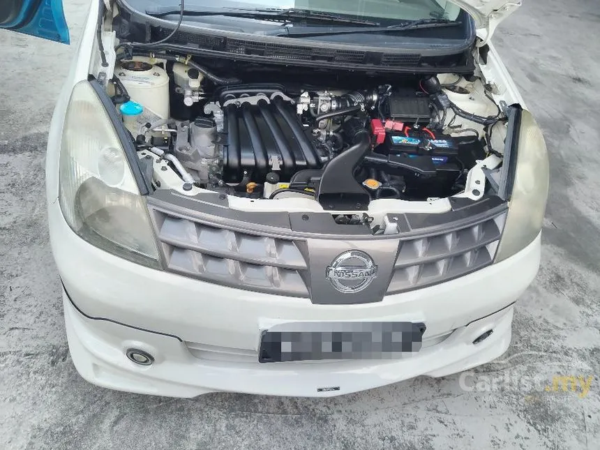 2010 Nissan Grand Livina Luxury MPV