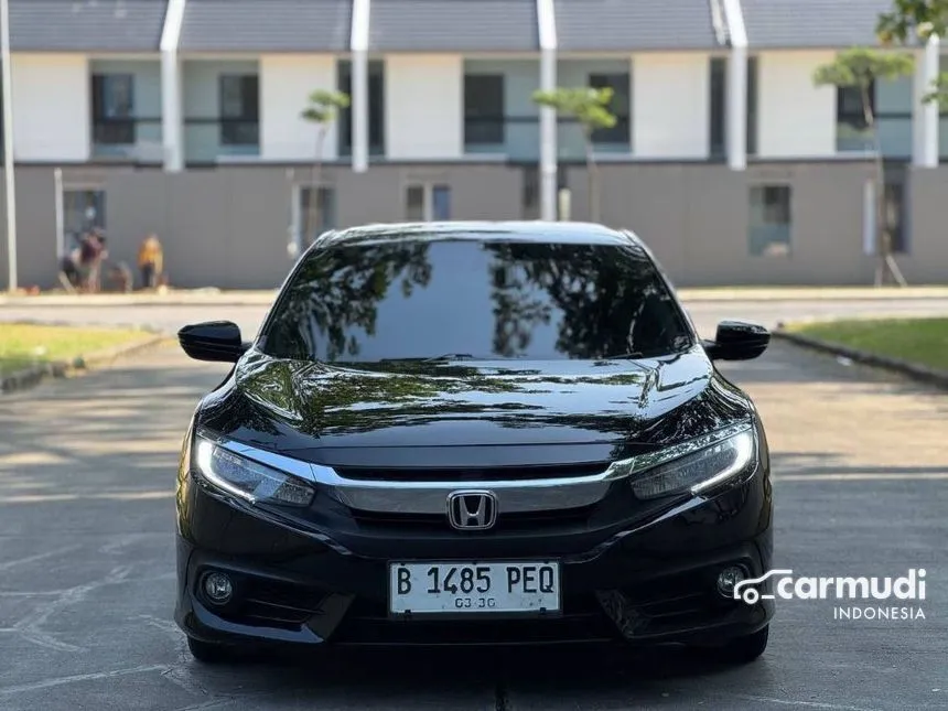 2018 Honda Civic ES Sedan