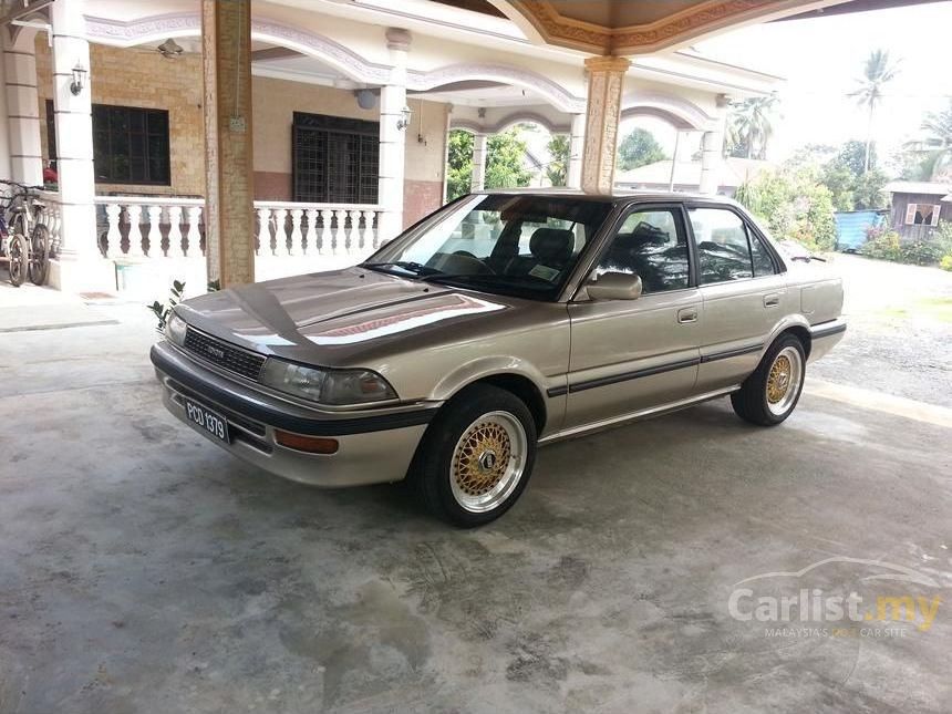 1992 Toyota Corolla Sedan