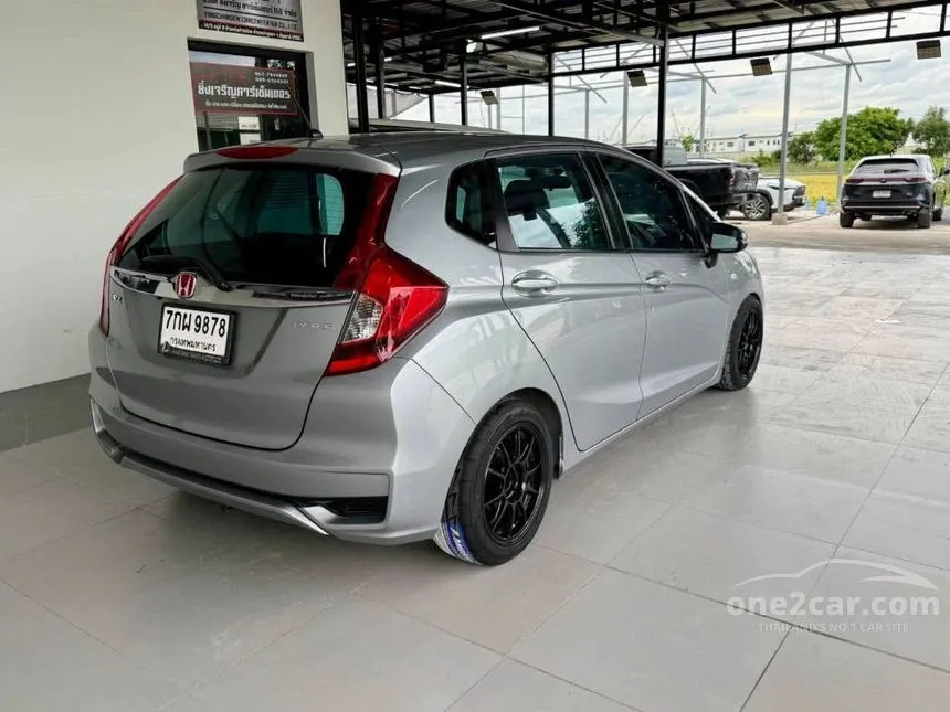 2018 Honda JAZZ V+ Hatchback