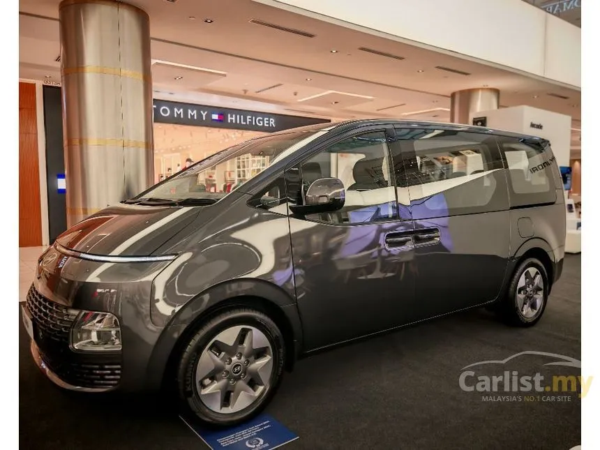 2025 Hyundai Staria Prestige (10-seater) MPV