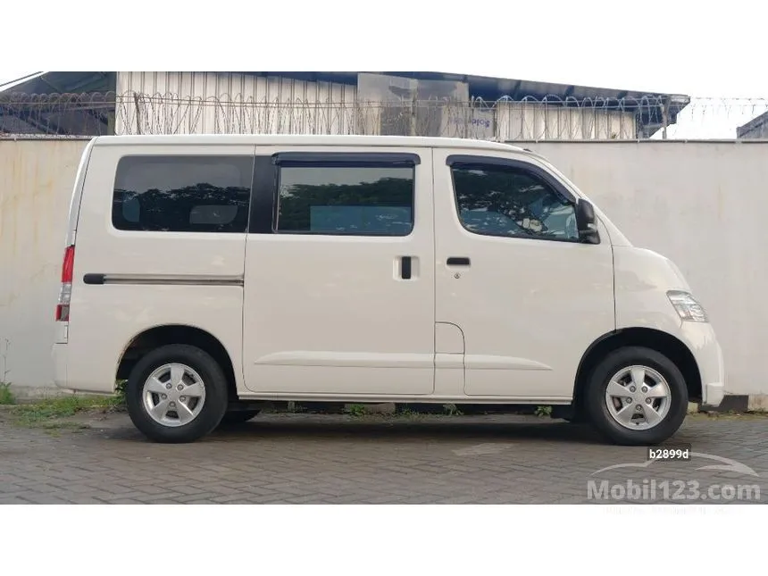 2022 Daihatsu Gran Max Mini Bus D PS Van