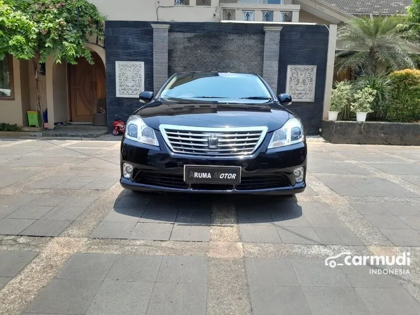 2012 Toyota Crown Royal Saloon Sedan