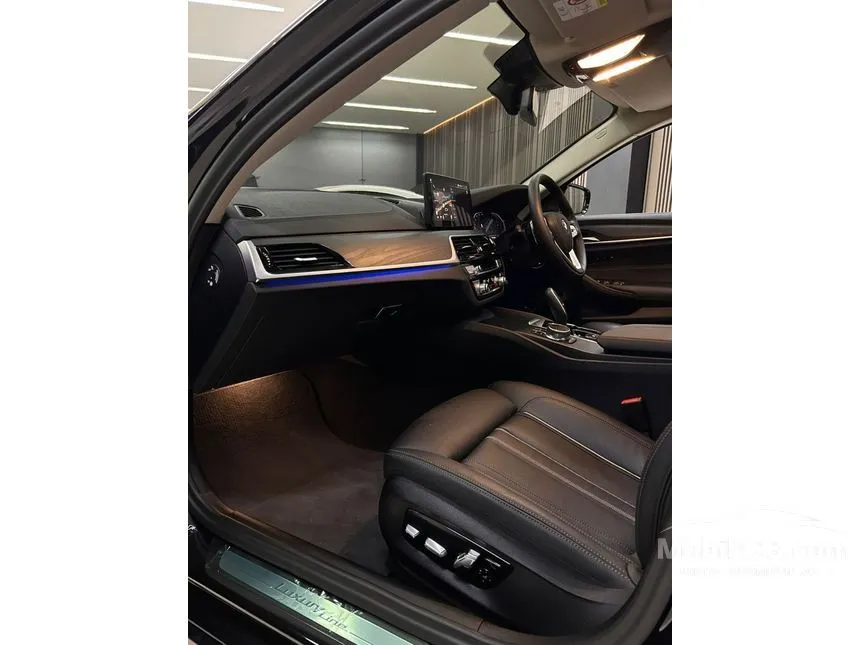 2023 BMW 530i Opulence Sedan