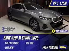 2025 BMW 520i 2.0 M Sport Sedan Grey on Black New Model Facelift Msport Abu-abu