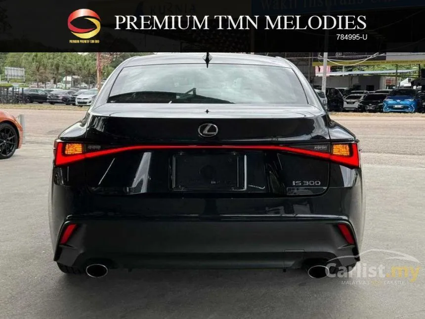 2023 Lexus IS 300 Version L Sedan