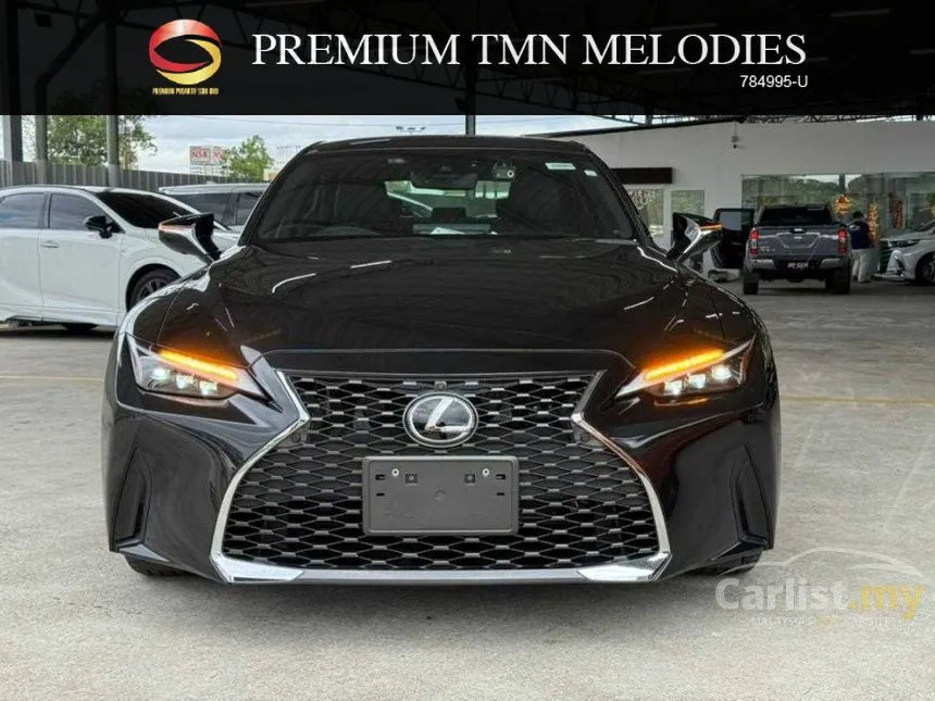 2023 Lexus IS 300 Version L Sedan