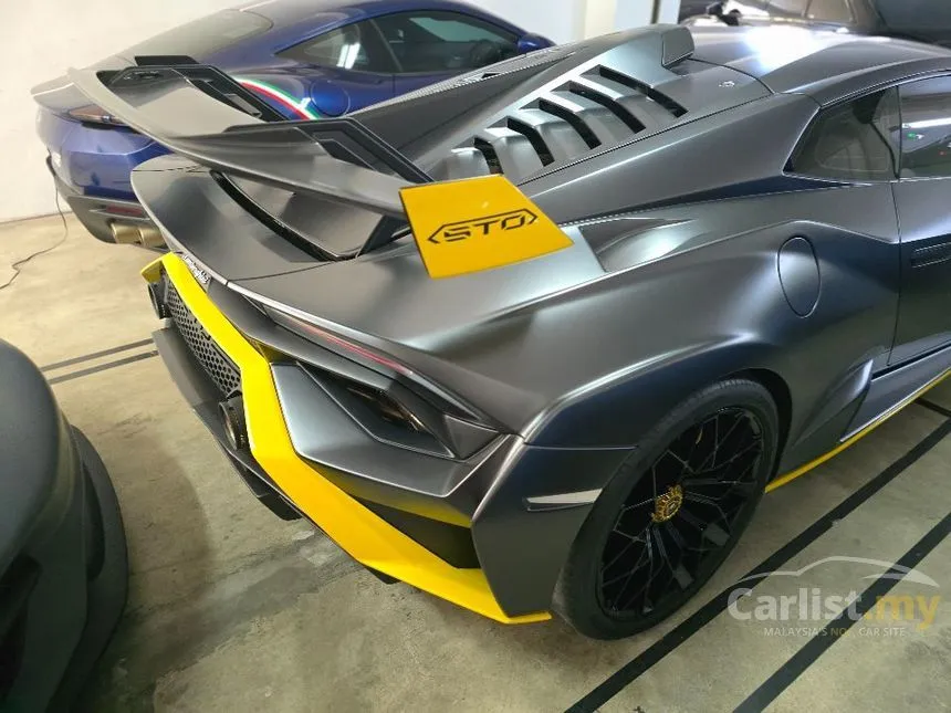 2022 Lamborghini Huracan STO Coupe