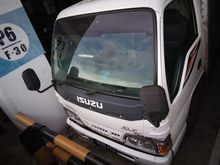 Isuzu Elf 2011 Engkel Box. Body Kaleng. Mesin Halus