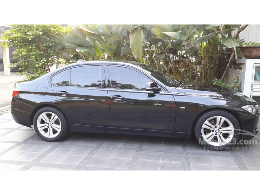 Jual Mobil  BMW 320i 2019 Sport  2 0 di Banten Automatic 