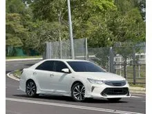 2017 Toyota Camry 2.5 Hybrid Luxury Sedan