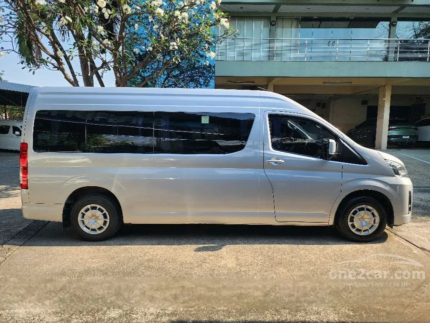 2020 Toyota Commuter Van