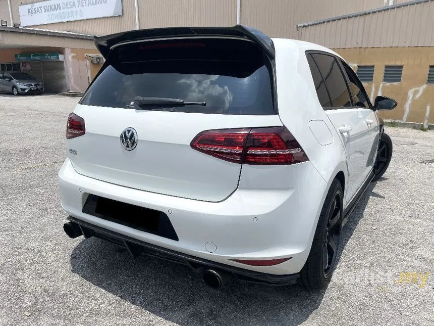 2017 Volkswagen Golf GTI Hatchback