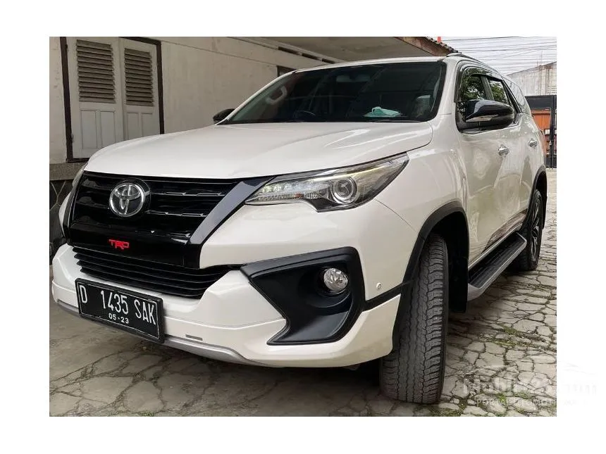 Jual Mobil Toyota Fortuner 2018 VRZ 2.4 di Jawa Barat Automatic SUV Putih Rp 460.000.000