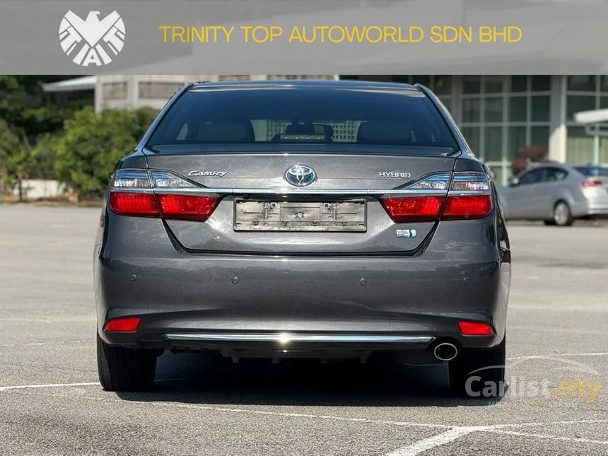 2015 Toyota Camry Hybrid Sedan
