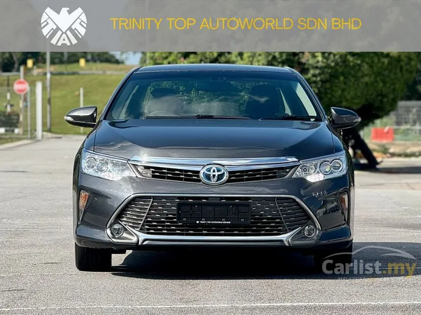 2015 Toyota Camry Hybrid Sedan