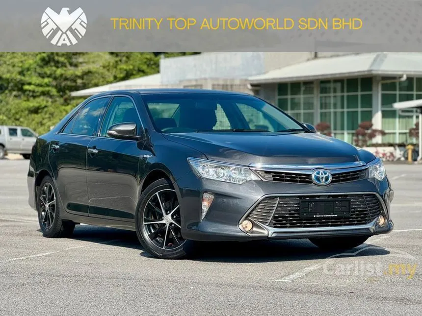 2015 Toyota Camry Hybrid Sedan