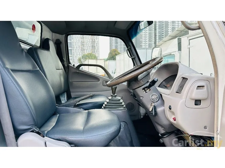 2012 Hino 300 Series WU302 ECO TURBO - WU302R-HKMLHD3 Lorry