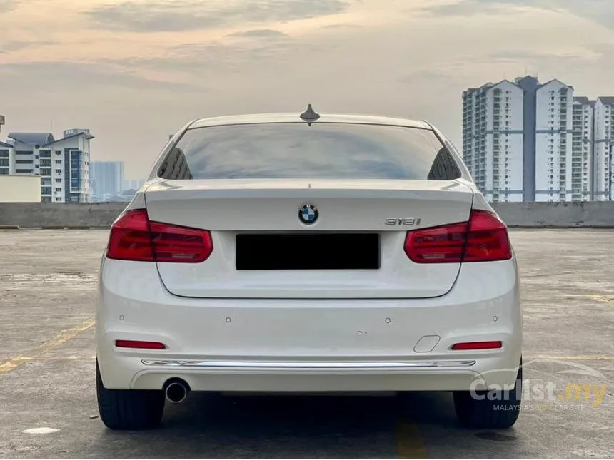 2017 BMW 318i Luxury Sedan