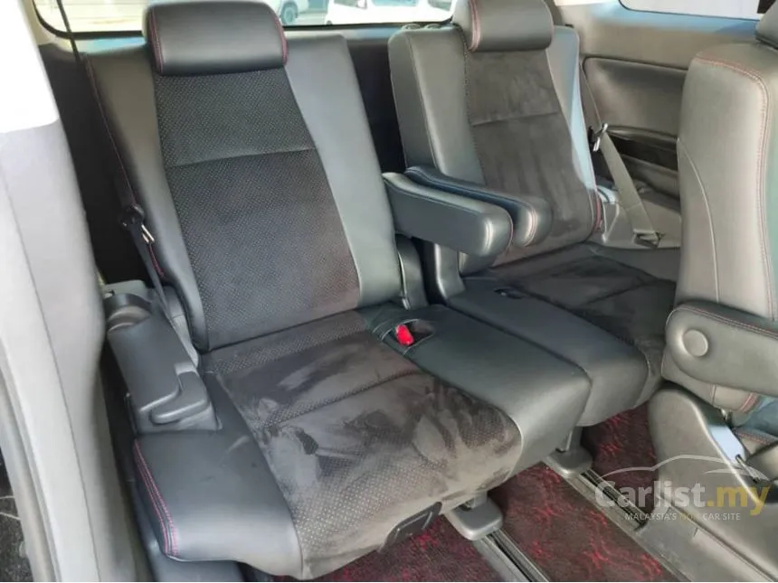 2013 Toyota Vellfire Z Golden Eyes MPV