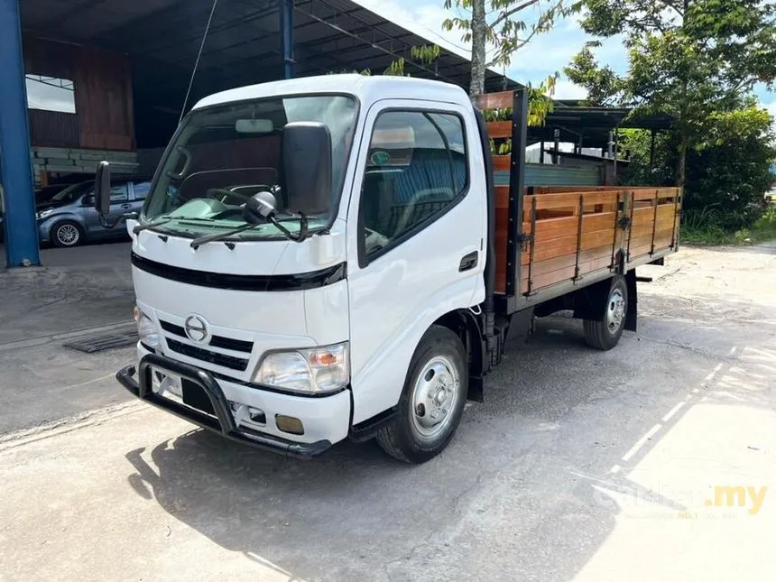 2011 Hino WU300R Lorry