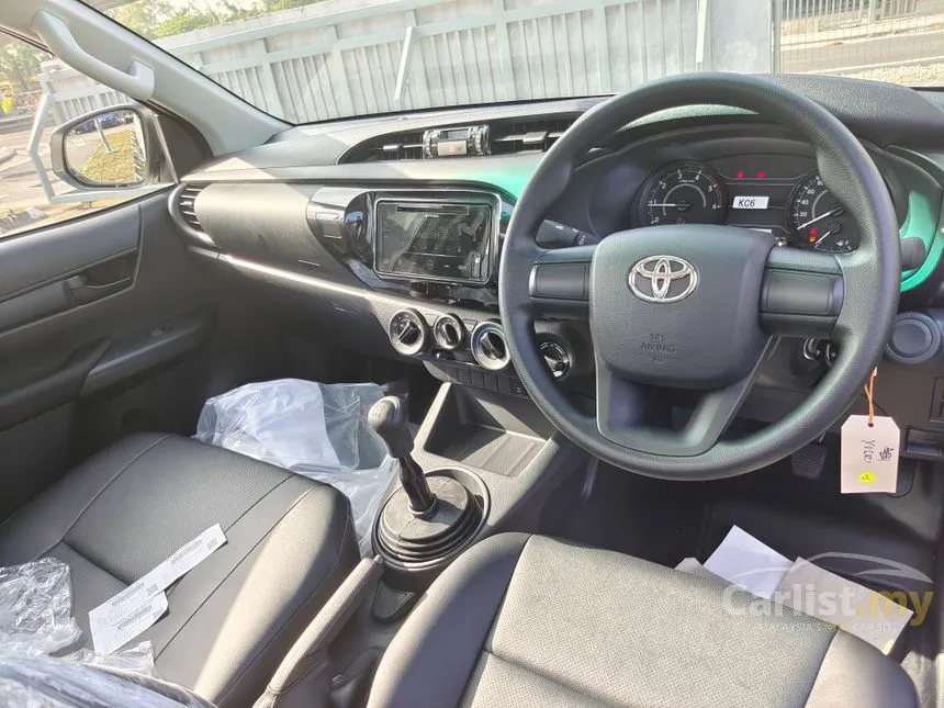 New 2022 Toyota Hilux 2.4 Single Cab fastt stok - Carlist.my