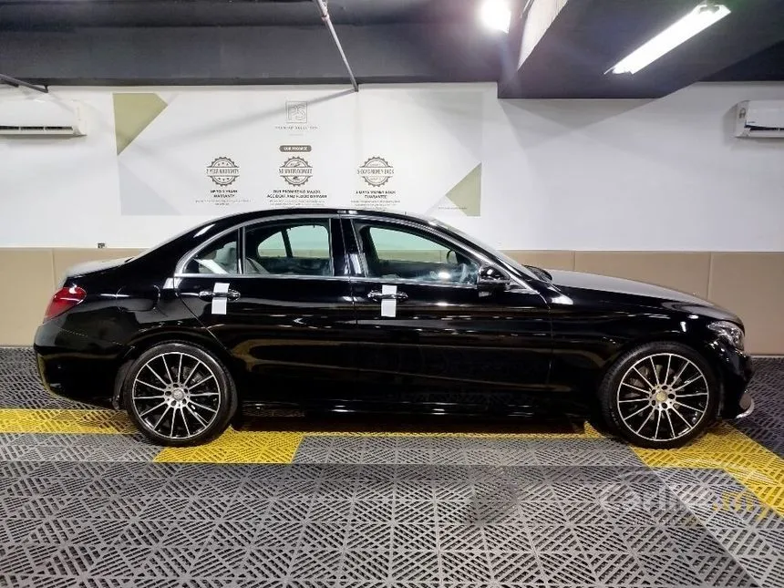 2016 Mercedes-Benz C300 Avantgarde AMG Line Sedan