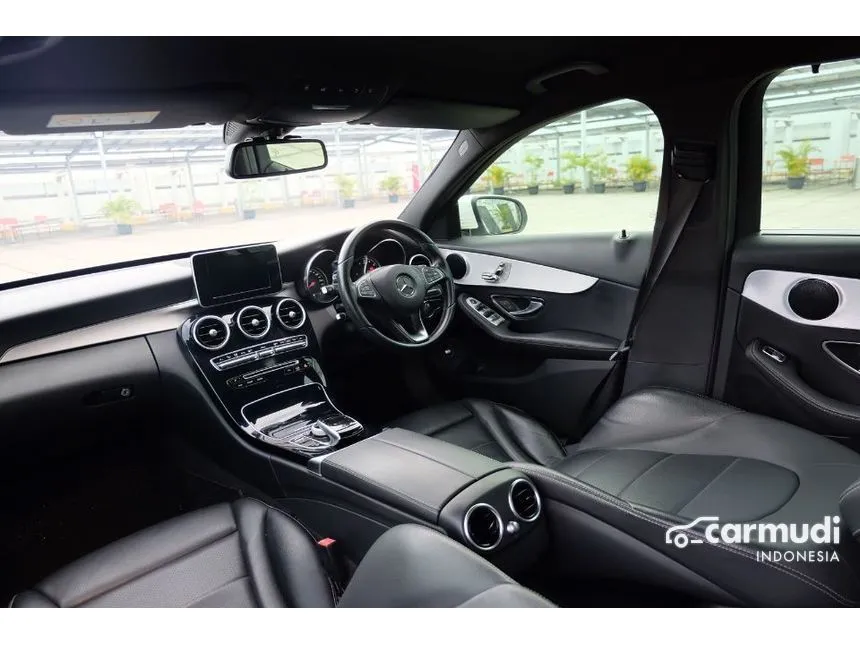 2018 Mercedes-Benz C200 AMG Line Sedan