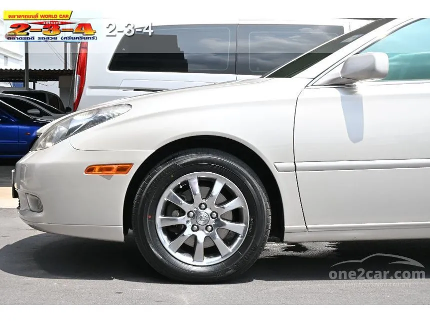 2002 Lexus ES300 Sedan