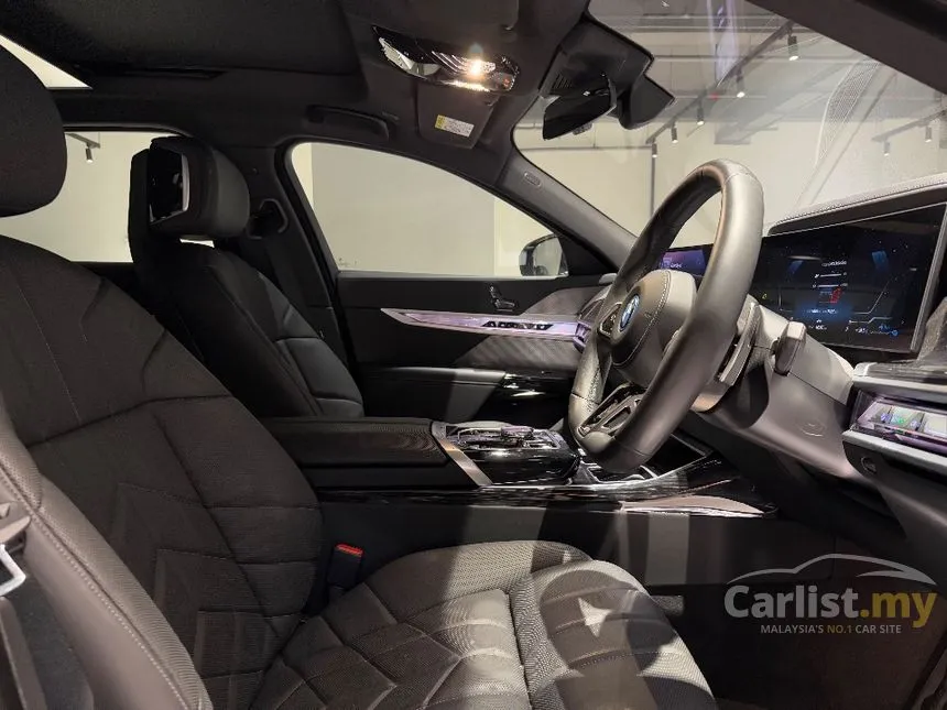 2023 BMW 750e xDrive M Sport Pure Excellence Sedan