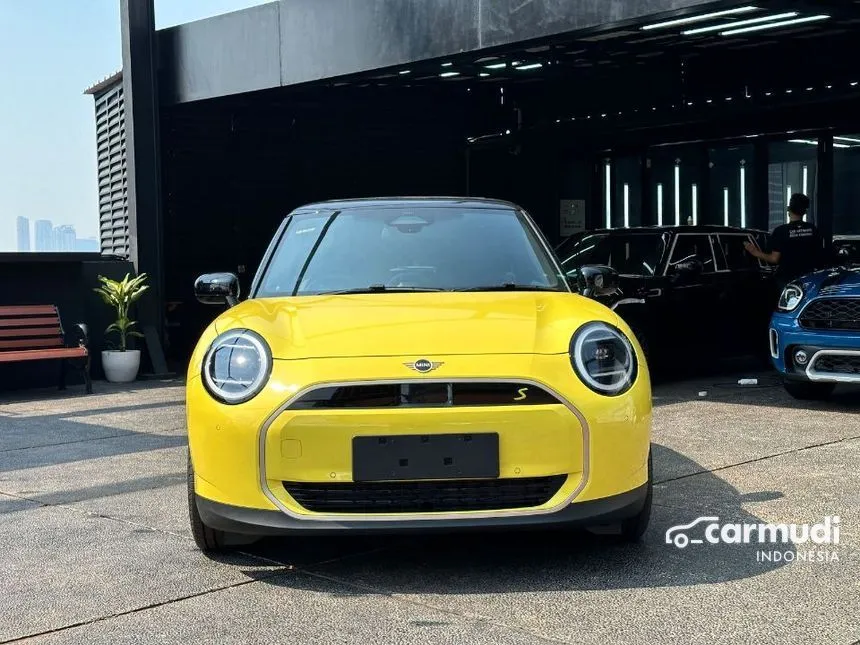 2024 MINI Cooper Cooper SE Hatchback