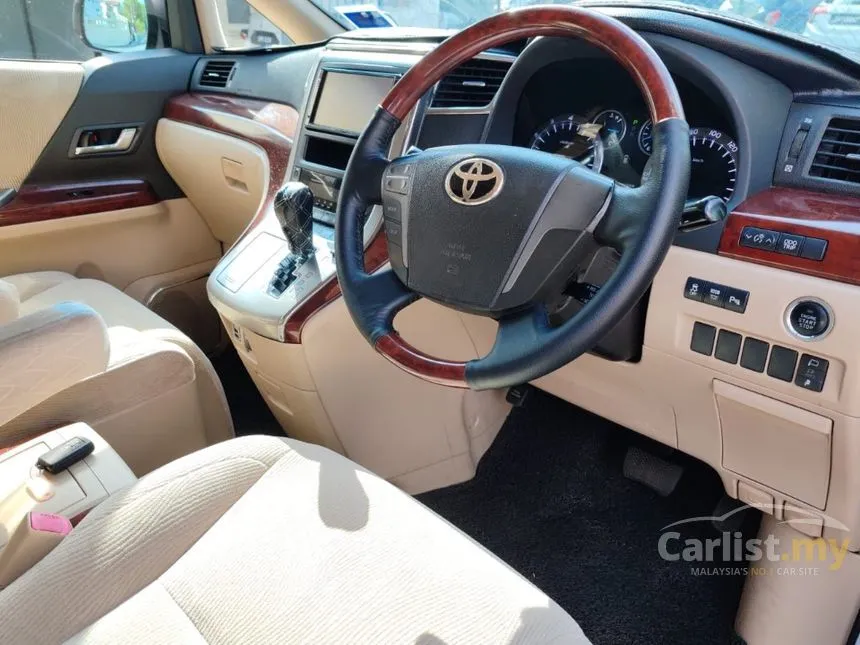 2010 Toyota Vellfire Z Platinum MPV