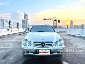 2004 Mercedes-Benz C240 2.6 Elegance Sedan