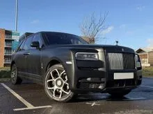 2022 RECON ROLLS ROYCE CULLINAN BLACK BADGE 4 SEATER STARLIGHT (INCOMING FROM UK)