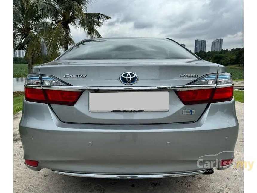 2016 Toyota Camry Hybrid Sedan
